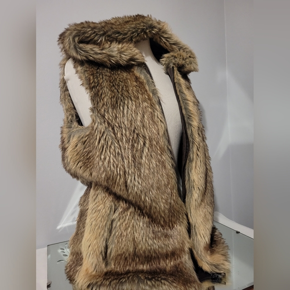 ONLY FAUX FUR HOODED VEST - Picture 8 of 8